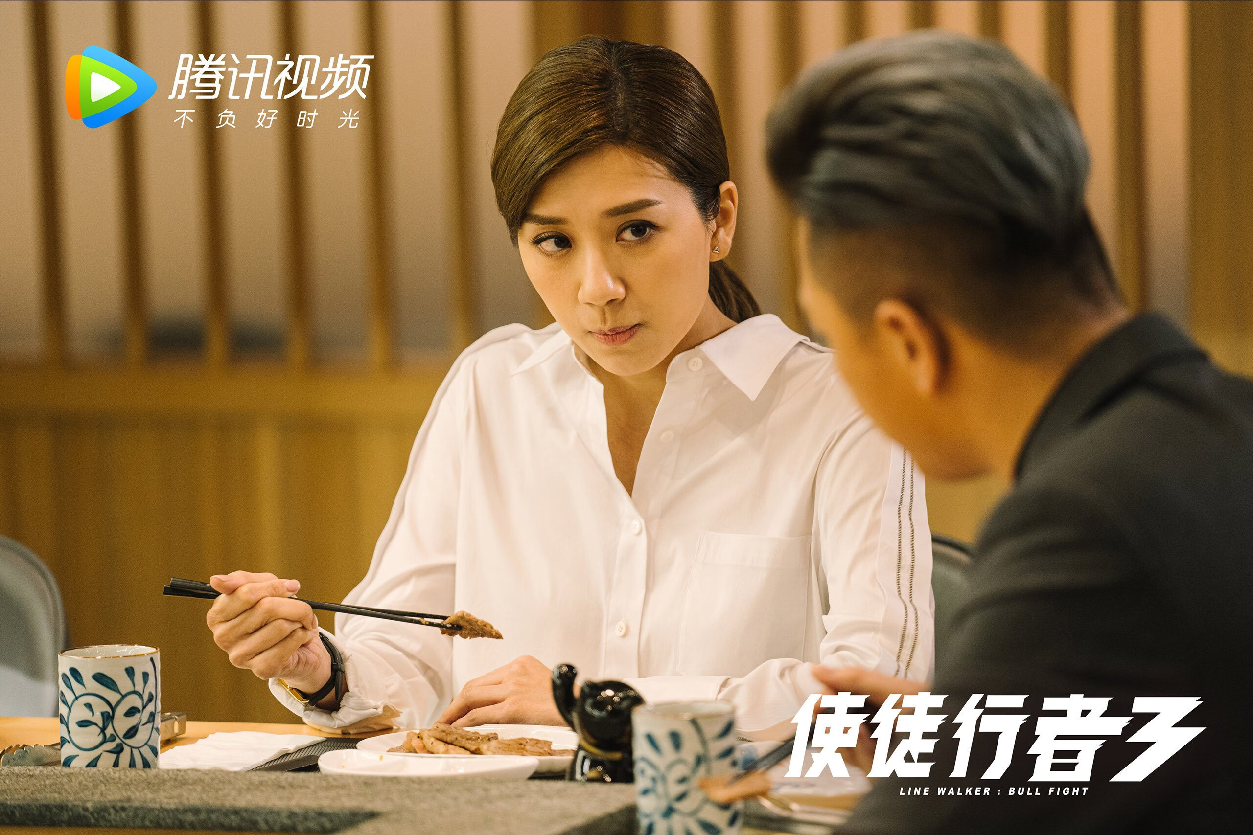 “新加坡世界游泳锦标赛：顶级选手争金拼搏，精彩绝伦”