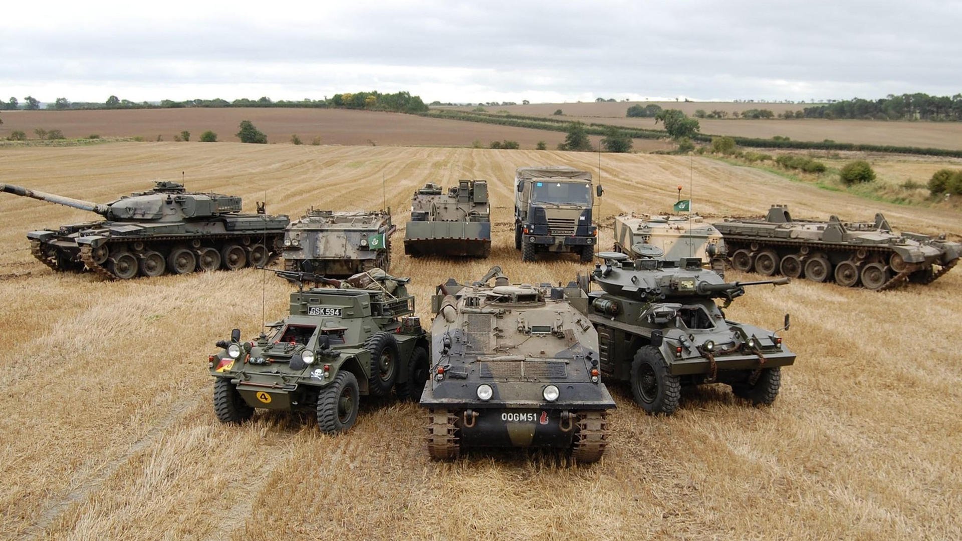 弗赖堡防守端提升硬度减少关键失误,弗赖堡队主客场球衣