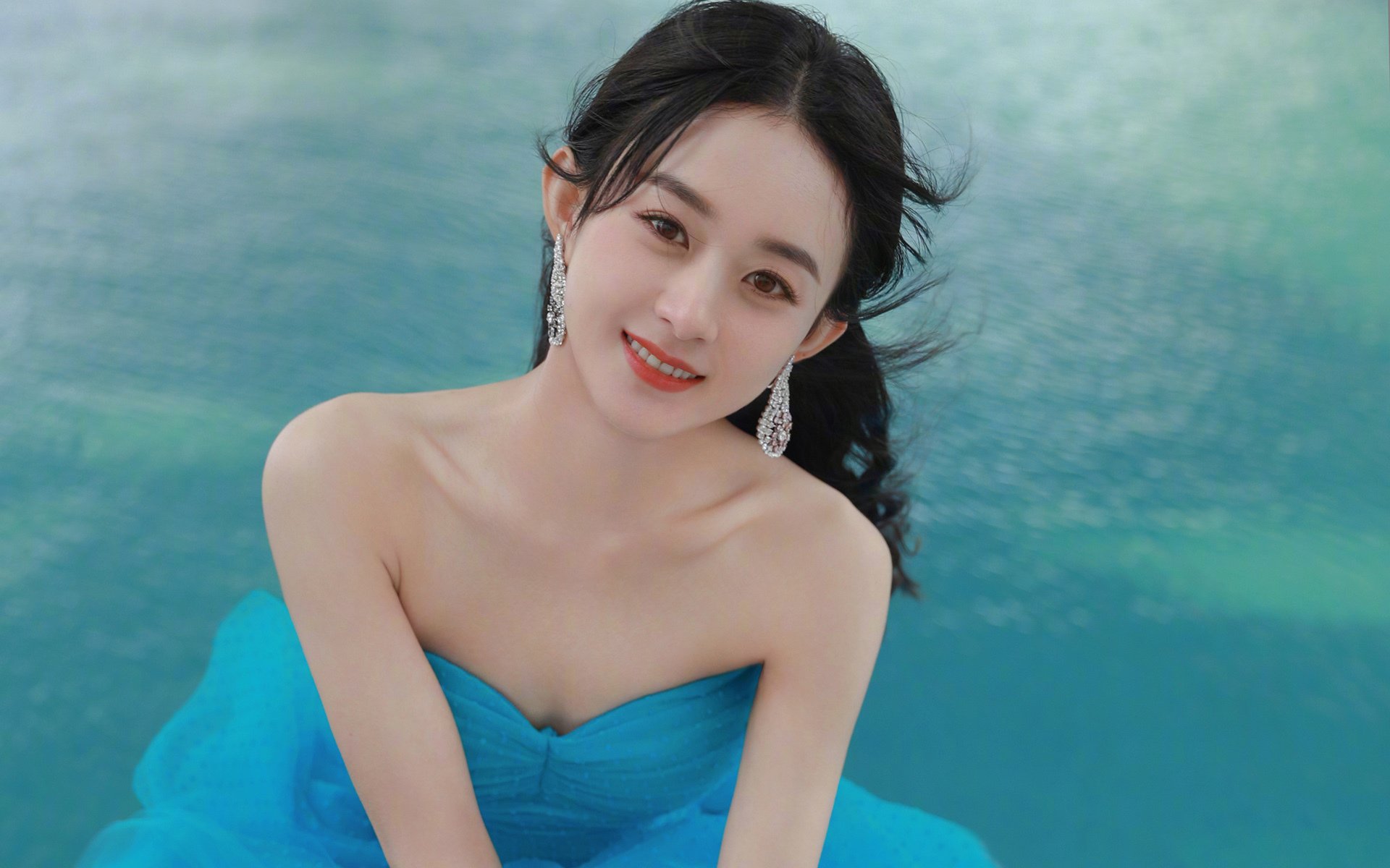 乔治连续抢断带动快船反击得分，乔治四年1.9亿美元续约快船