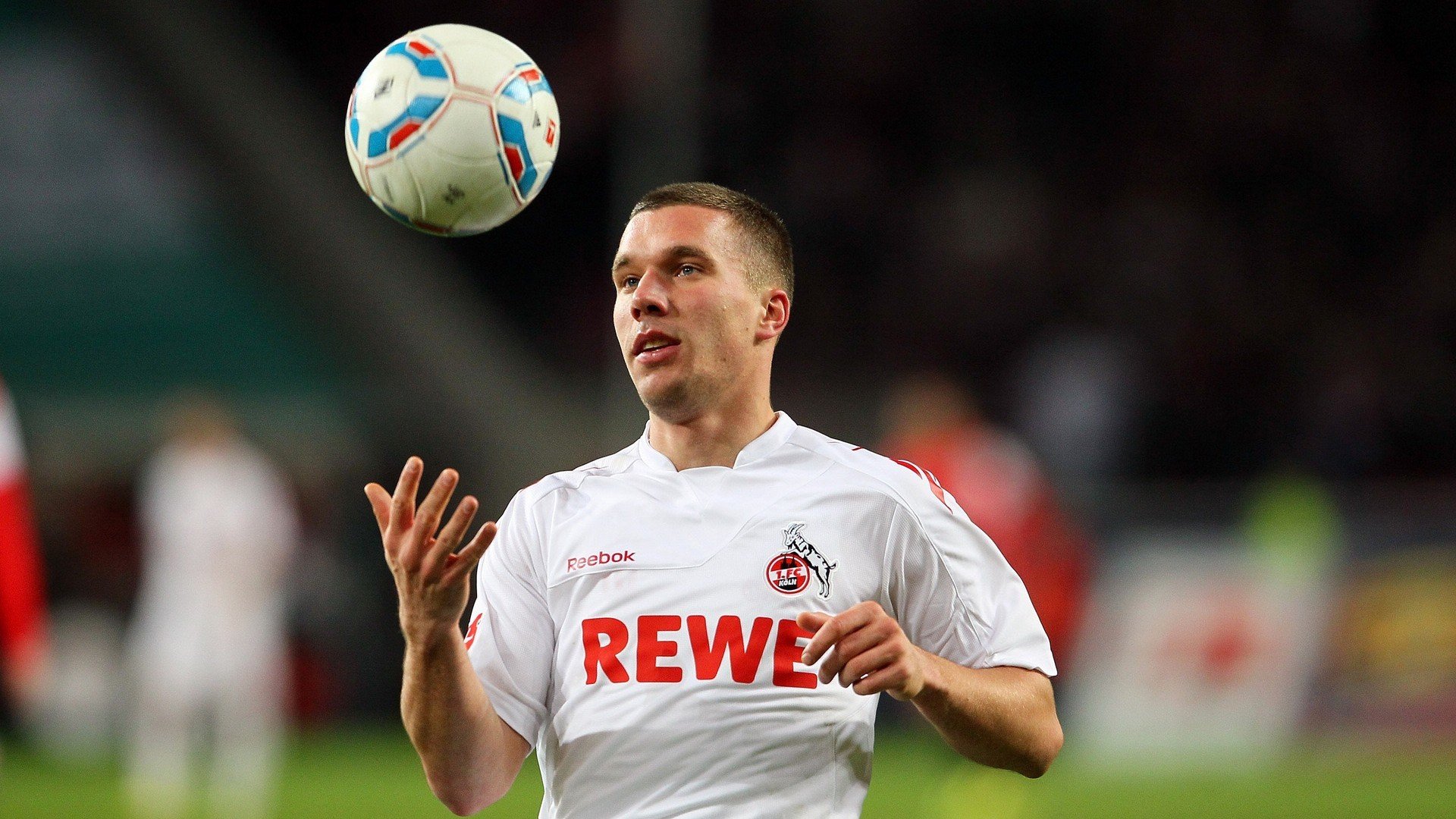 “极速飘逸，漂移成诗”——车手技艺的极限展现，车技漂移视频教学