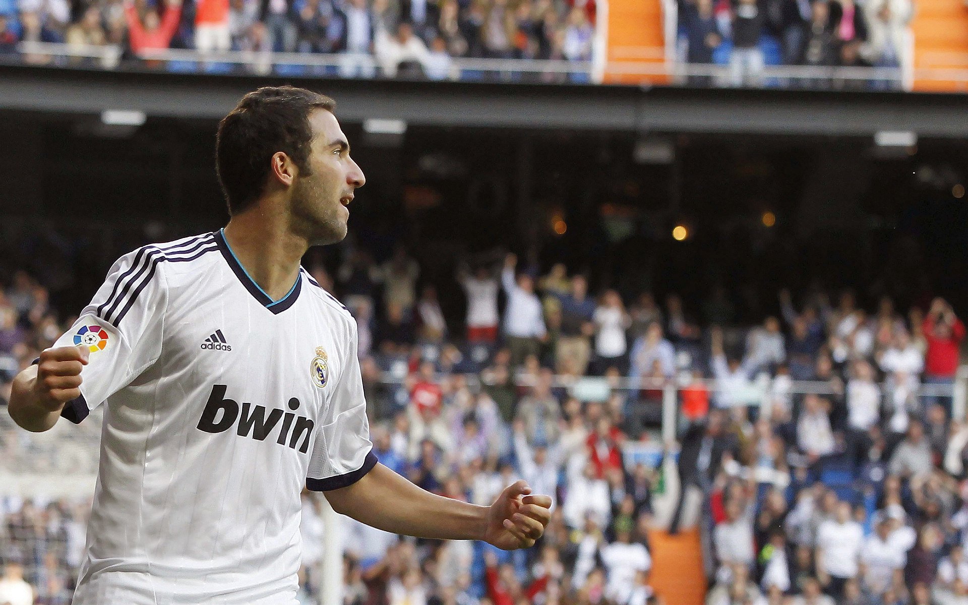 中国足球场馆智能安检系统实现全覆盖，保障赛事安全，足球比赛场馆