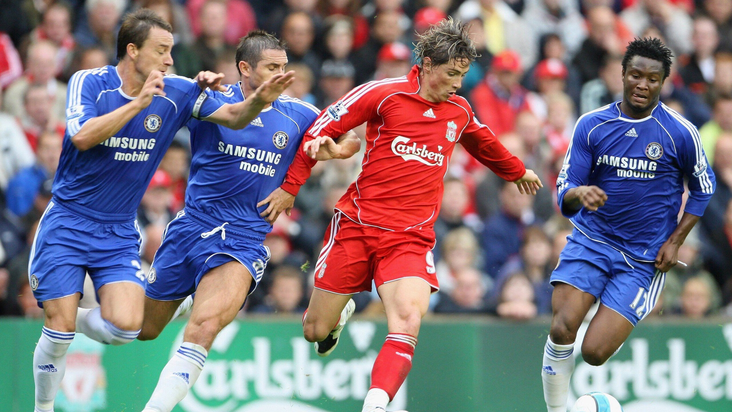 爱游戏电脑版官网-未来“足球皇者”在欧冠闪耀登顶，谁能问鼎？，足坛未来